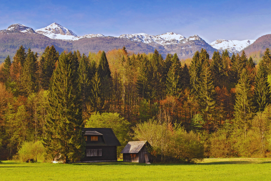 Triglav-National-Park-Slovenia-fall-colors